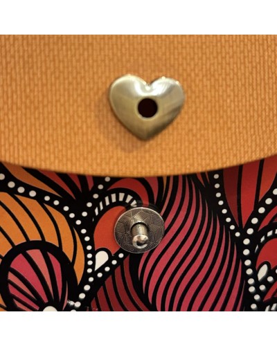 détail fermeture aimantée cœur or vieilli 17 mm finition brossée